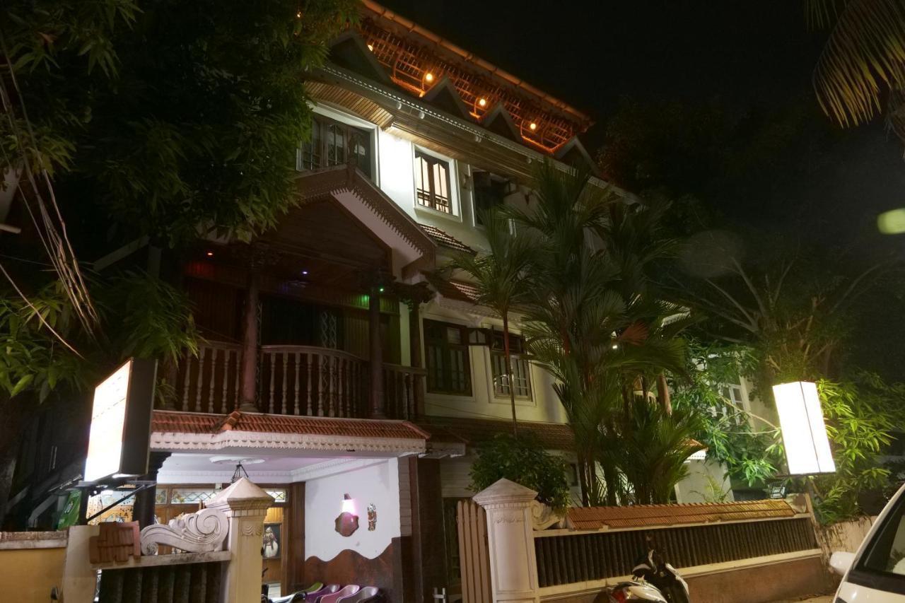 Hotel White Rose Kochi Kültér fotó