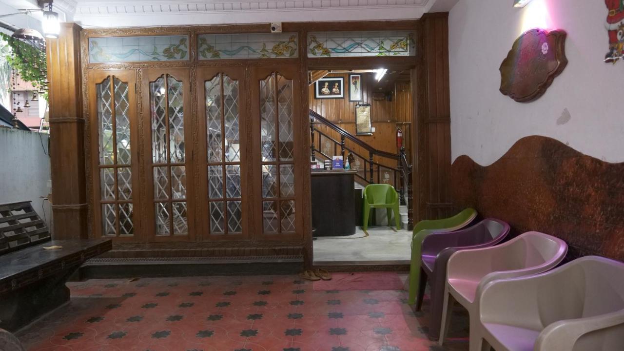 Hotel White Rose Kochi Kültér fotó