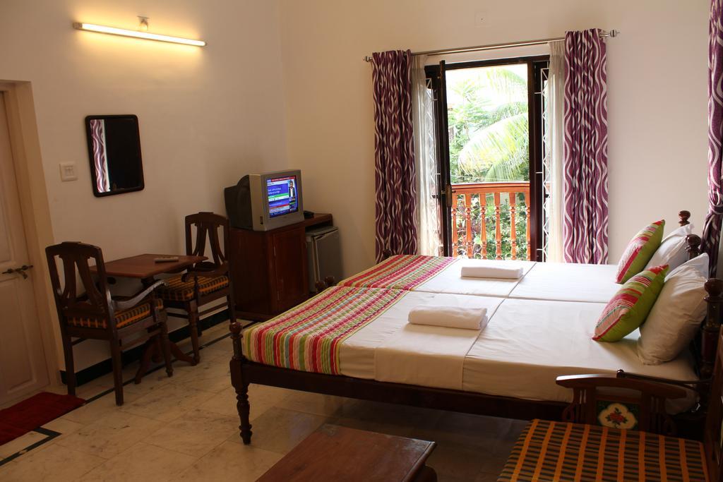Hotel White Rose Kochi Kültér fotó