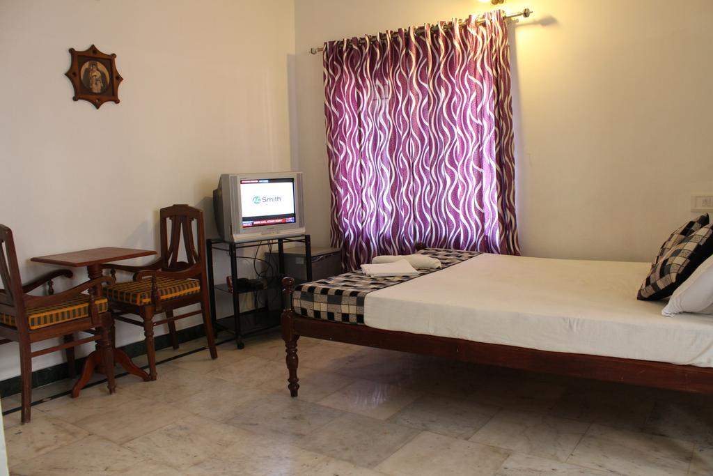 Hotel White Rose Kochi Kültér fotó