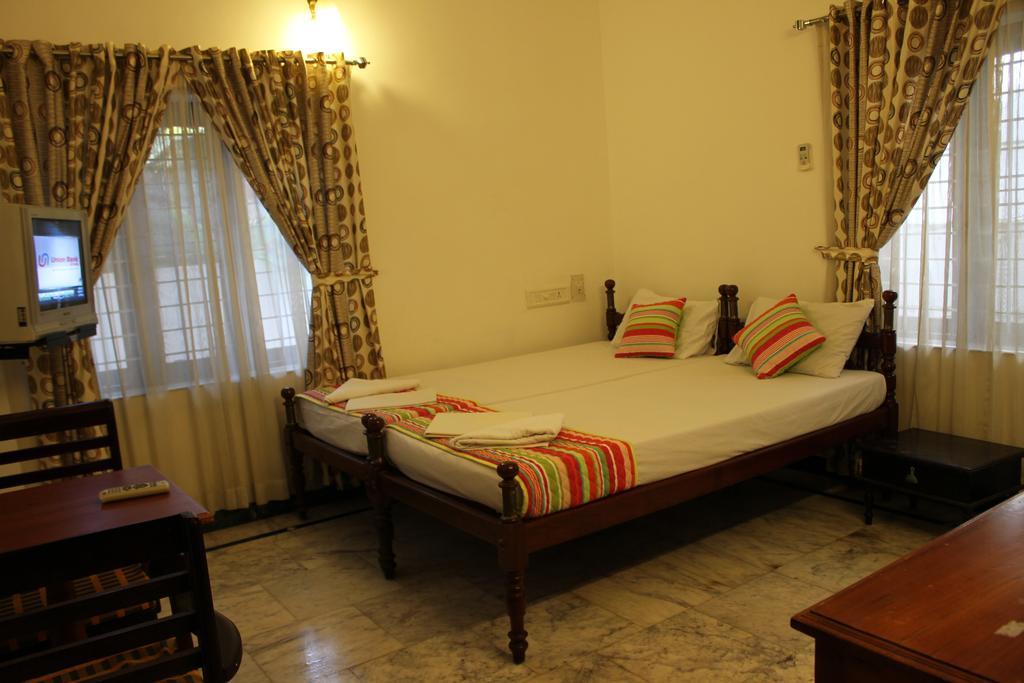 Hotel White Rose Kochi Kültér fotó