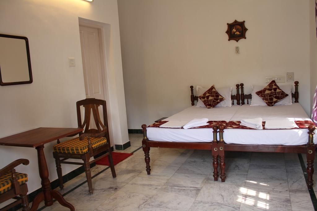 Hotel White Rose Kochi Kültér fotó