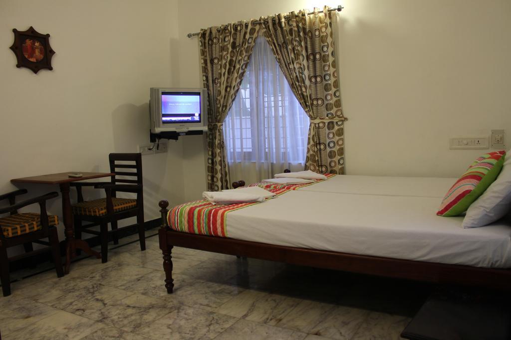 Hotel White Rose Kochi Kültér fotó