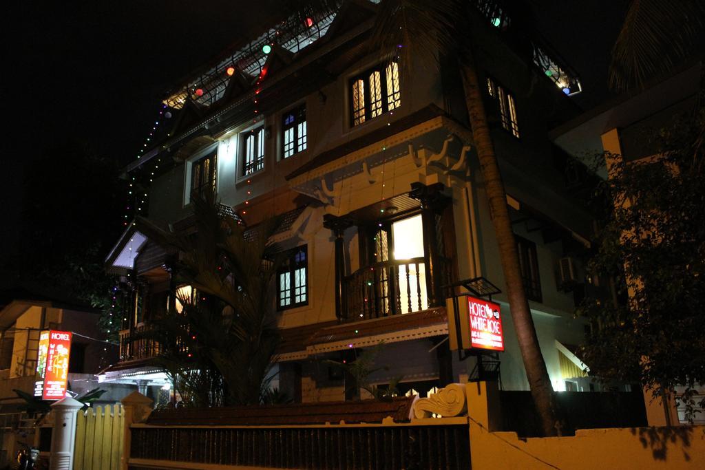 Hotel White Rose Kochi Kültér fotó