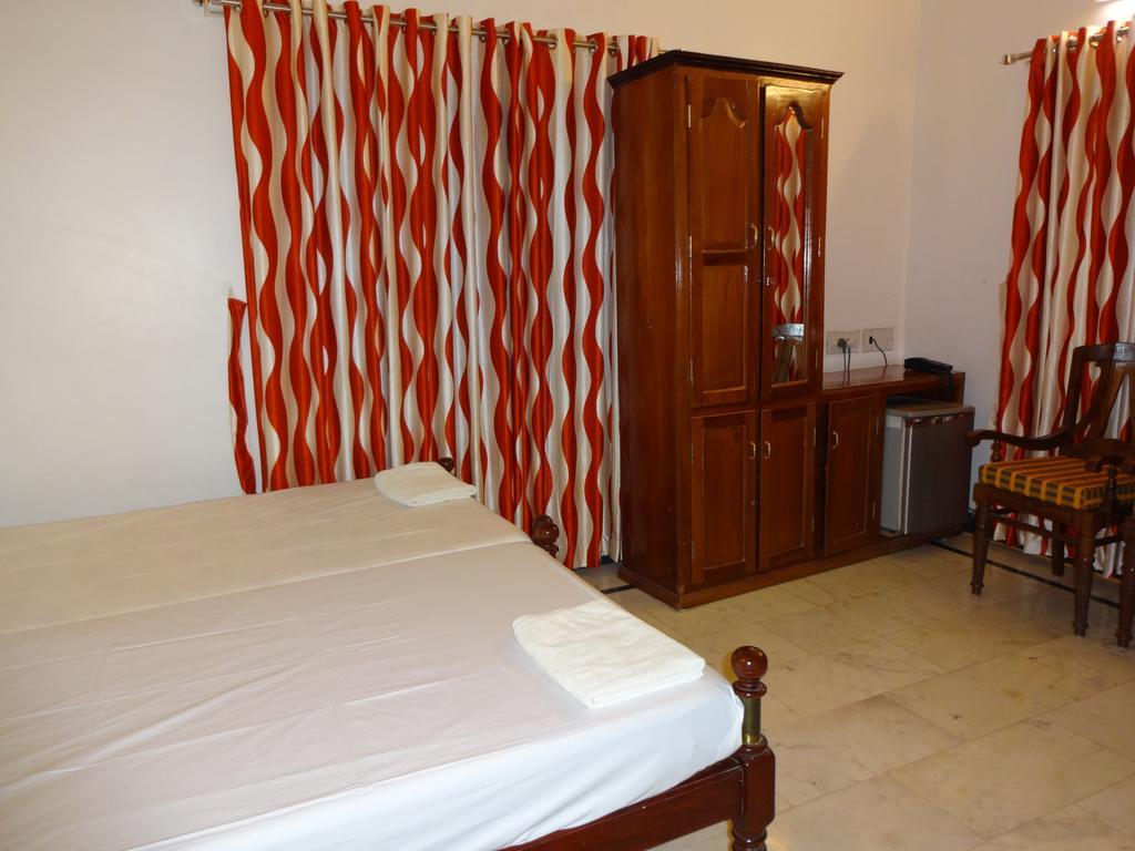 Hotel White Rose Kochi Szoba fotó