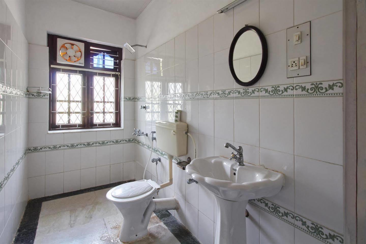 Hotel White Rose Kochi Kültér fotó