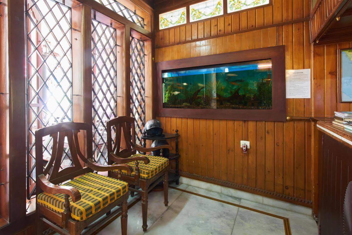 Hotel White Rose Kochi Kültér fotó