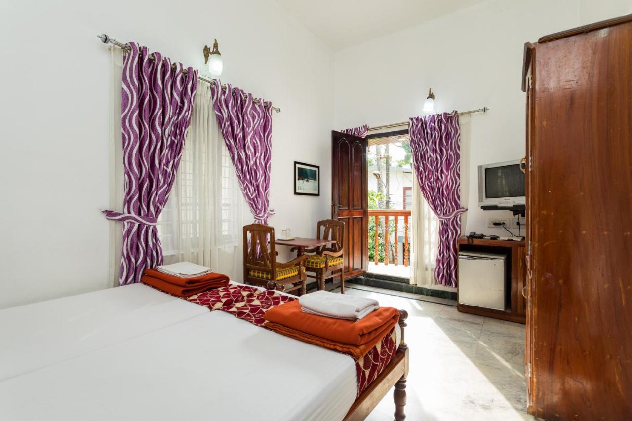 Hotel White Rose Kochi Kültér fotó